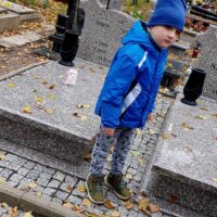 Wizyta Tygrysków- Urwisków na cmentarzu