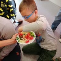 PROJEKT „ZDROWO JEM, WIĘCEJ WIEM”