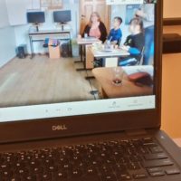 Uczniowie biorący udział w międzyszkolnym programie "Poznaj mnie, moje miasto i ciekawe okolice"