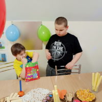 w przedszkolu świętowano urodziny Wojtka