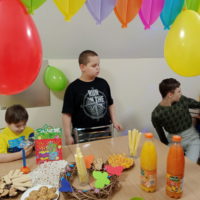 w przedszkolu świętowano urodziny Wojtka