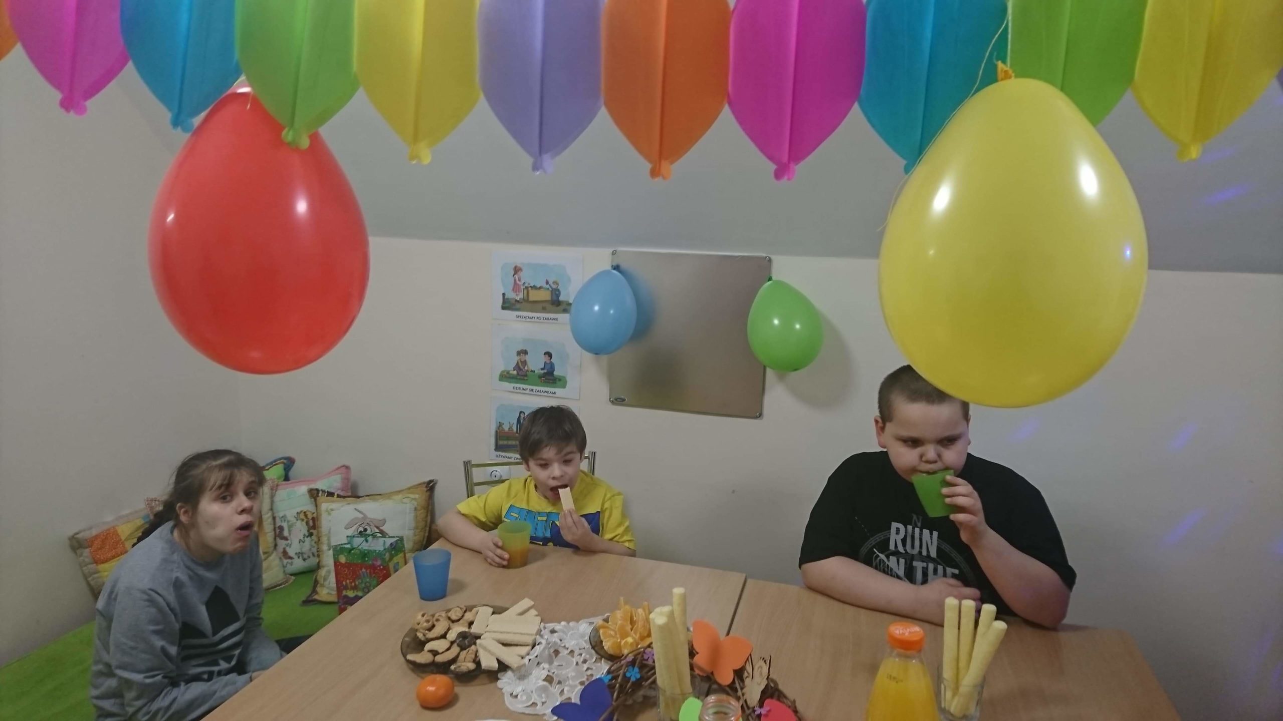 w przedszkolu świętowano urodziny Wojtka