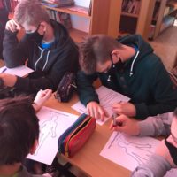 Uczniowie klasy 8e biorą udział w projekcie