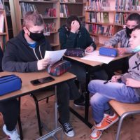 Uczniowie klasy 8e biorą udział w projekcie