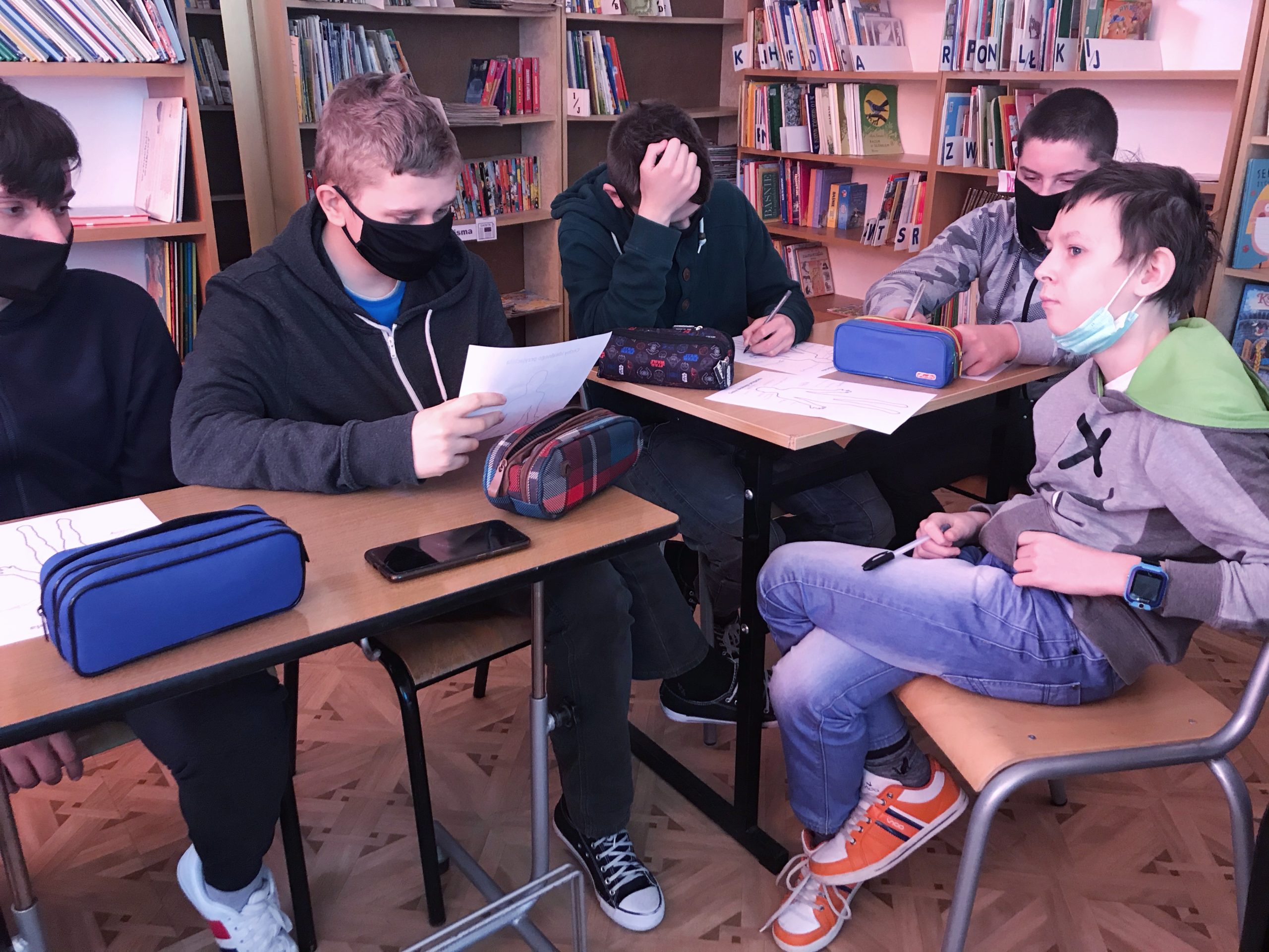 Uczniowie klasy 8e biorą udział w projekcie