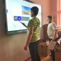 Uczniowie-rozwiazuja-quiz
