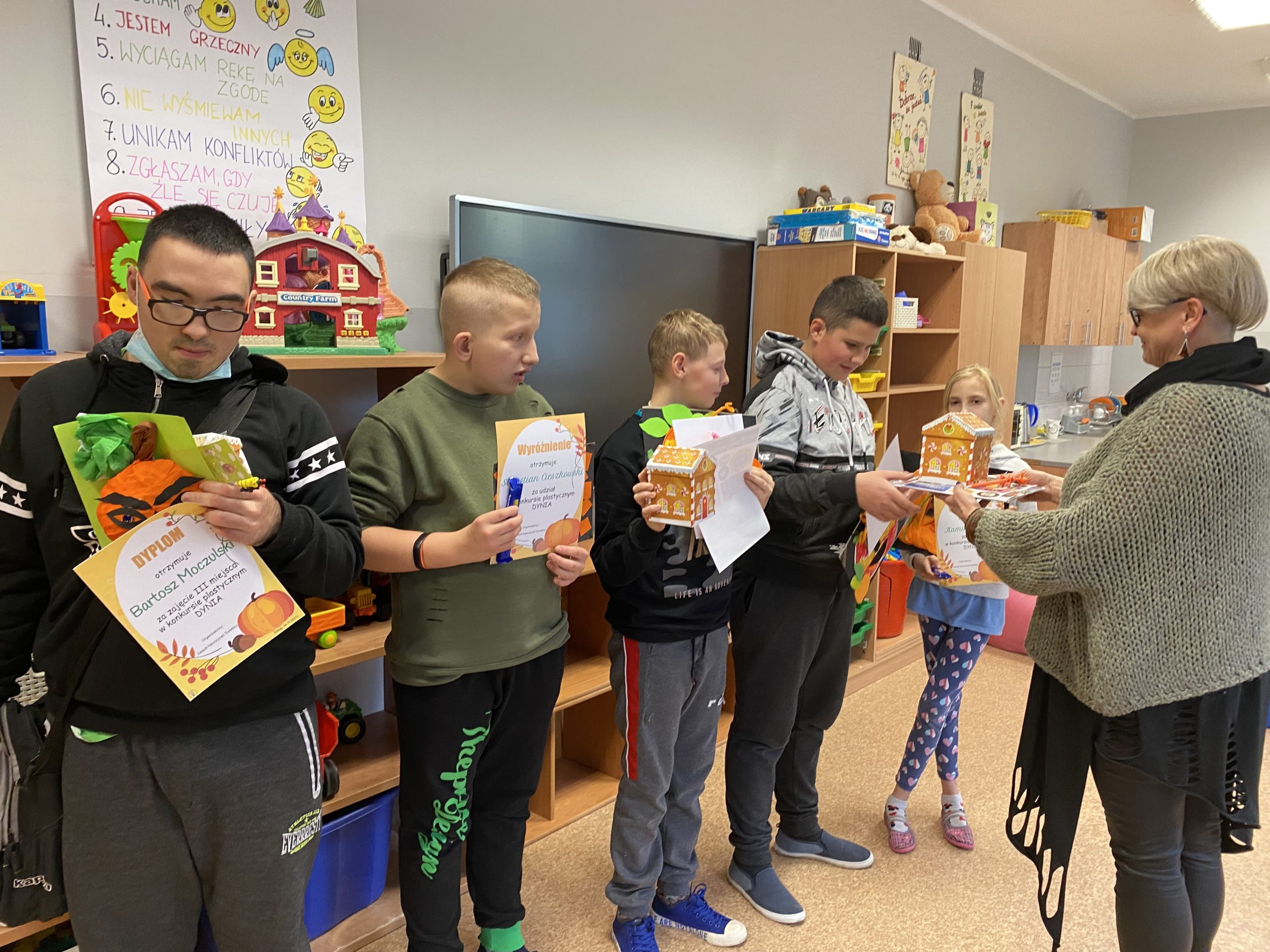 Konkurs plastyczny z „Dynią” w tle