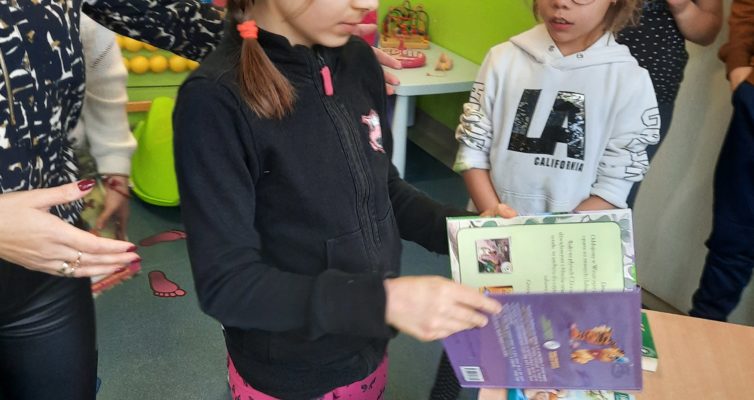 PODZIEL SIĘ KSIĄŻKĄ NA LISTOPADOWE WIECZORY