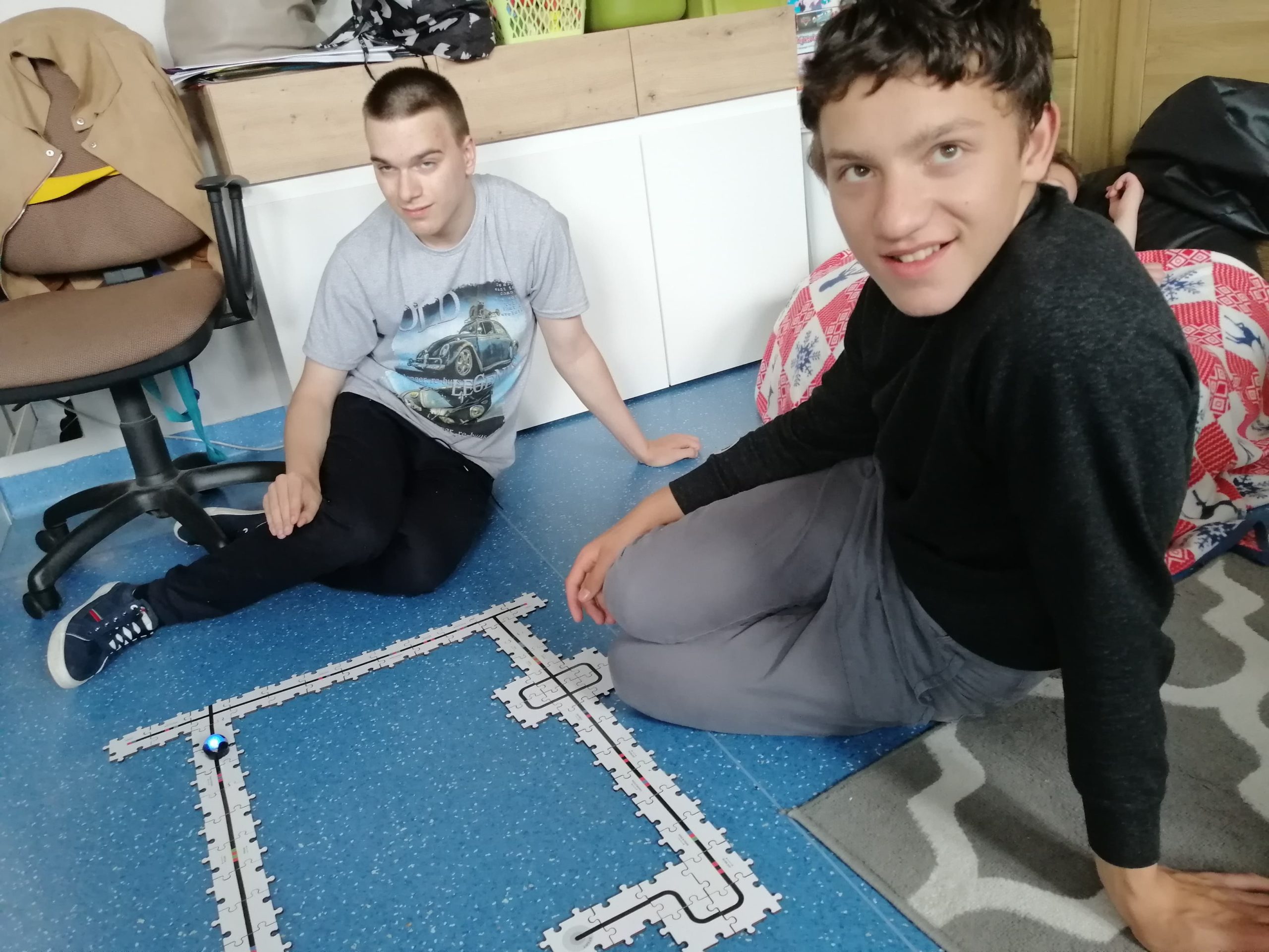Podróże małe i duże z ozobotem