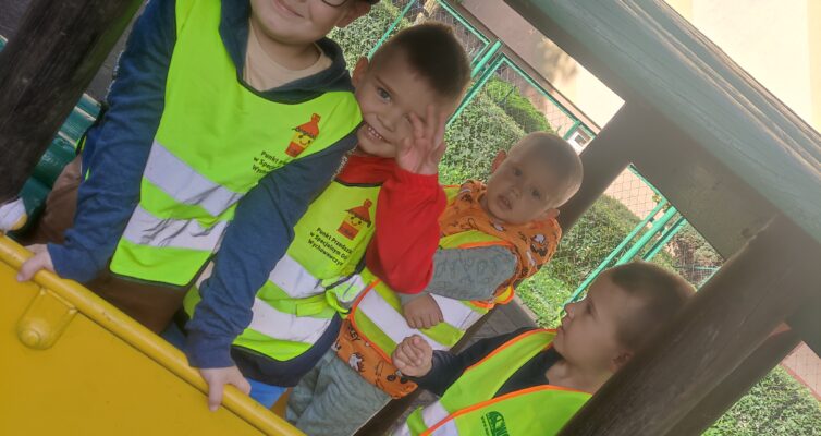 Witamy w naszych szeregach wszystkie Pszczółki