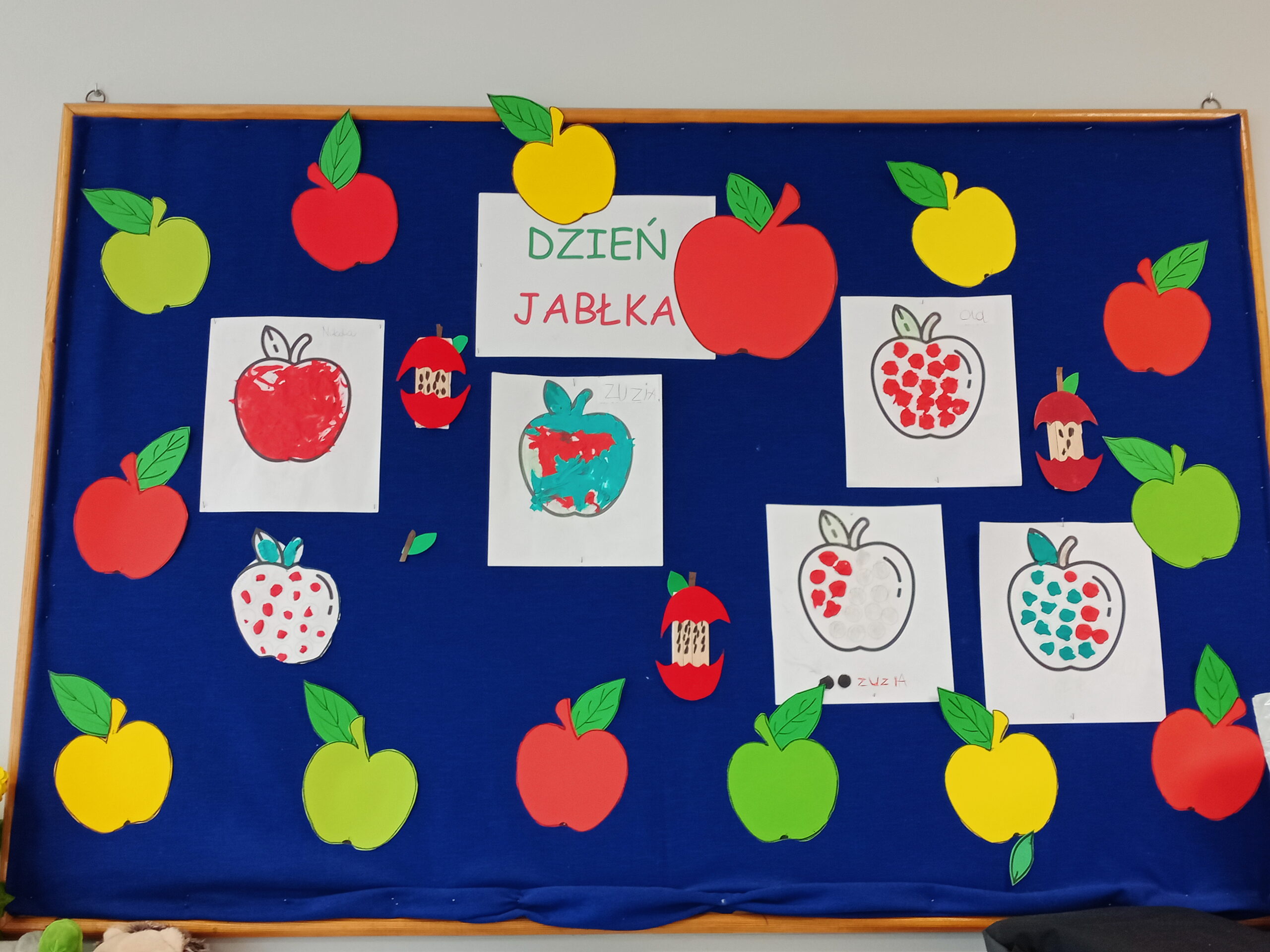 obchodziliśmy w świetlicy święto jabłka