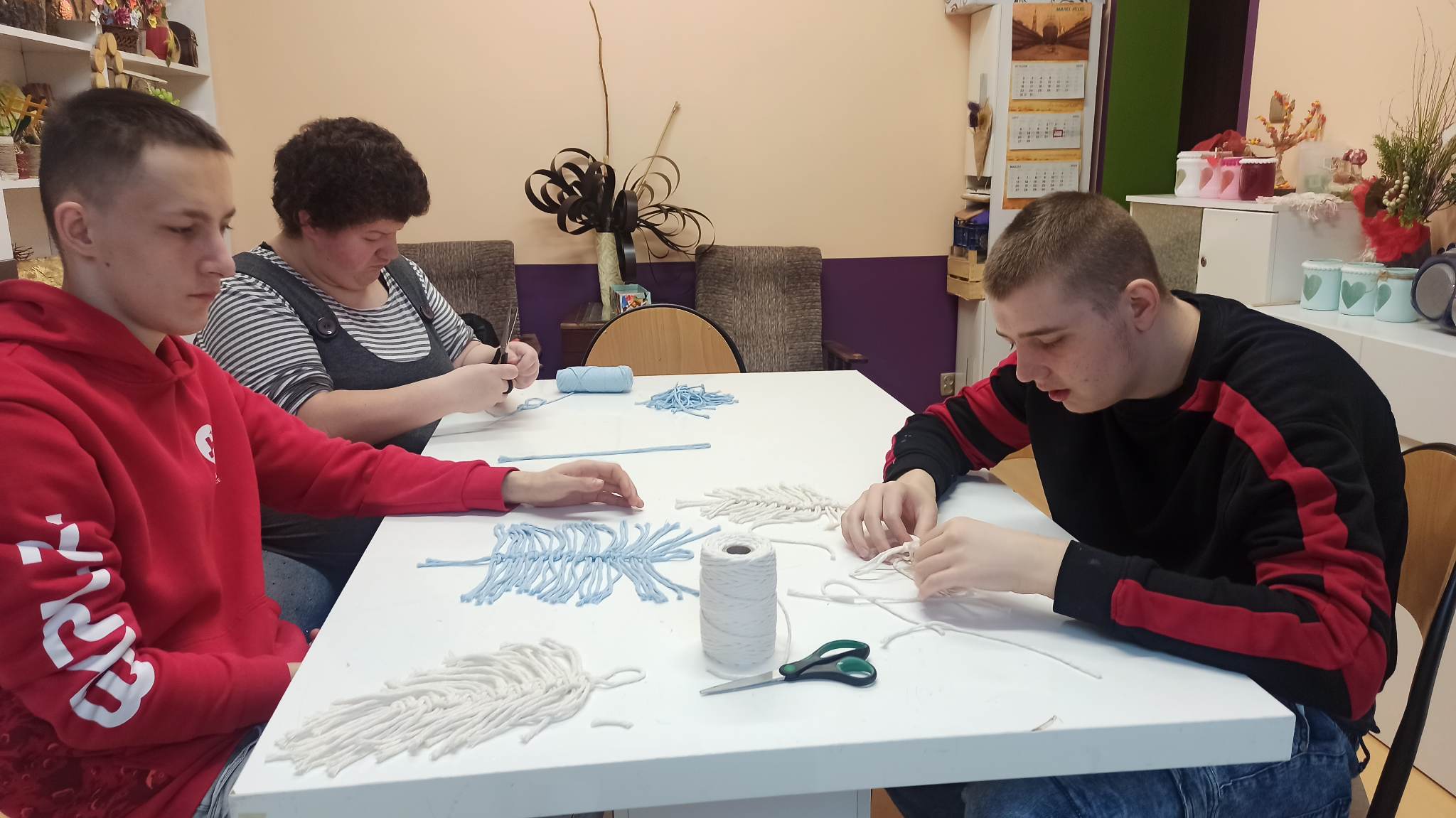 Po sznurku do kłębka