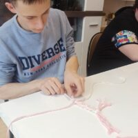 Po sznurku do kłębka