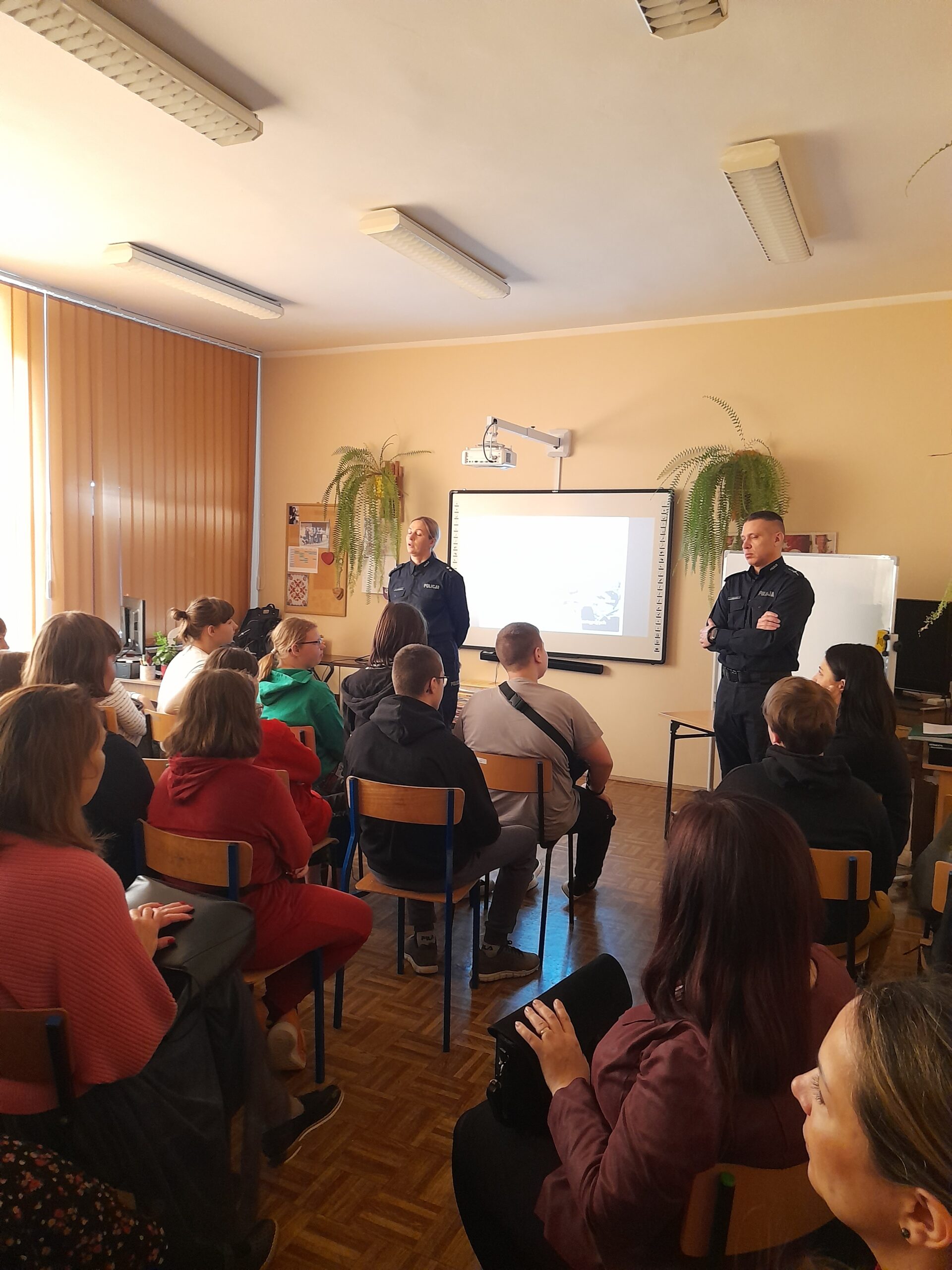 Walka z wulgaryzmami – wizyta policjantów w szkole