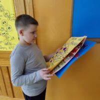 Bądź jak super brat, nie puszczaj wulgaryzmów w świat