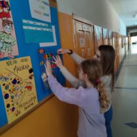 Bądź jak super brat, nie puszczaj wulgaryzmów w świat