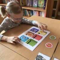 Julia-rozwiazuje-zadanie