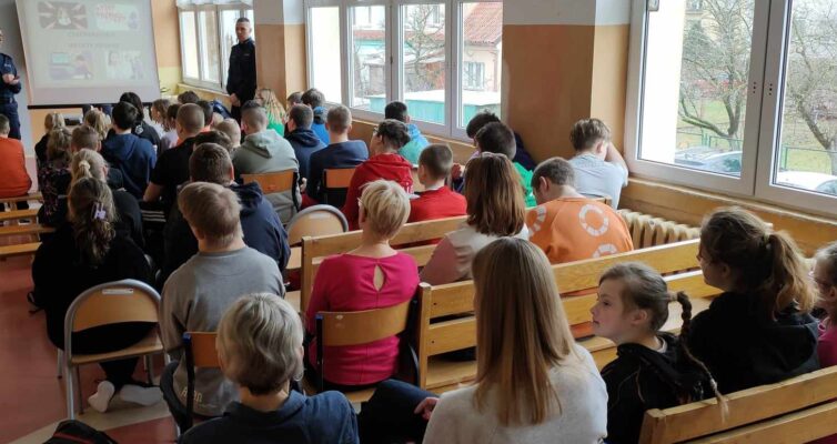 Aspekty prawne cyberprzemocy i hejtu