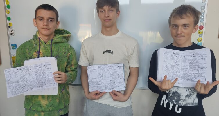 Sketchnoting o bohaterstwie Niezłomnych w „Kamieniach na szaniec” Aleksandra Kamińskiego