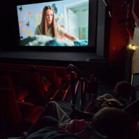 Seans filmowy w kinie Światowid
